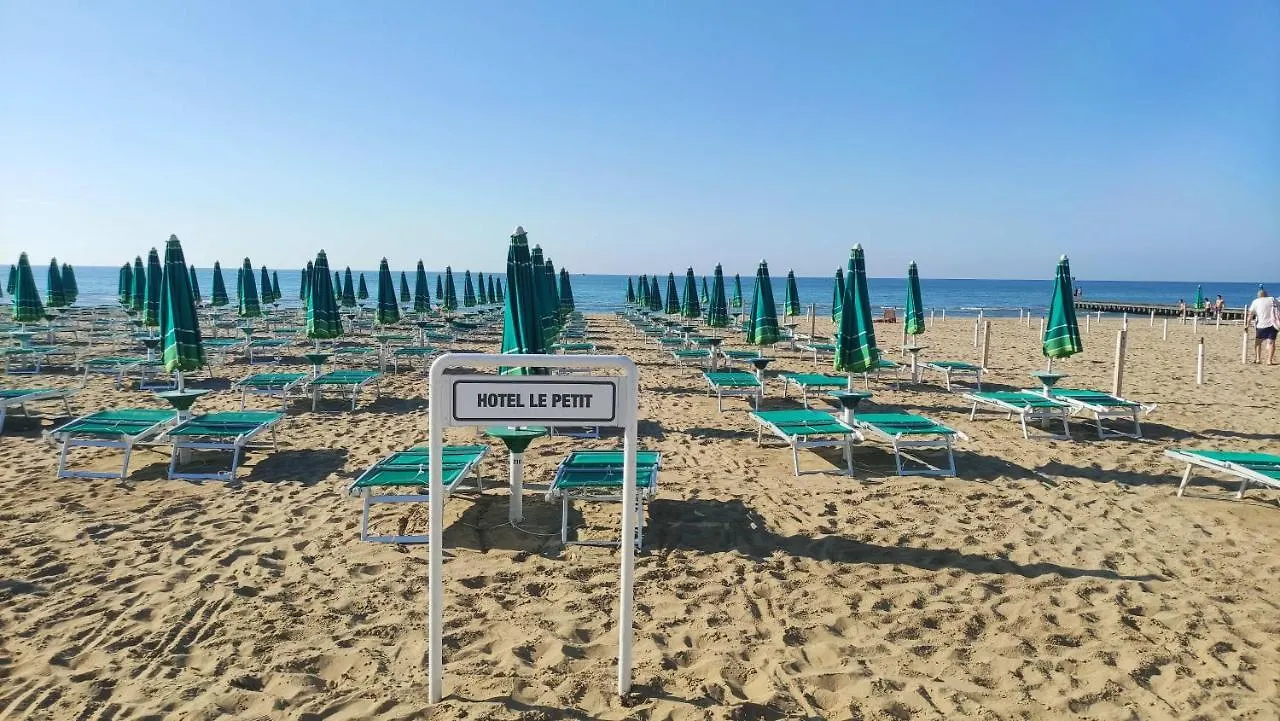 Le Petit Hotel Lido di Jesolo 3*,