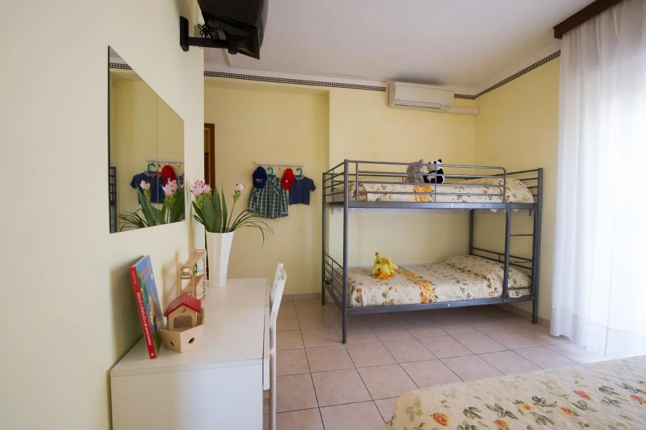 Le Petit Hotel Lido di Jesolo 3*,